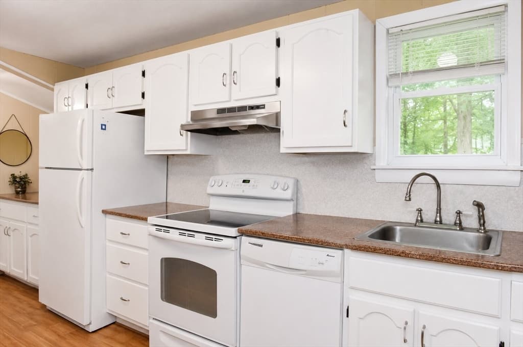 61 Douglas Drive, Bellingham MA 02019 photo 8