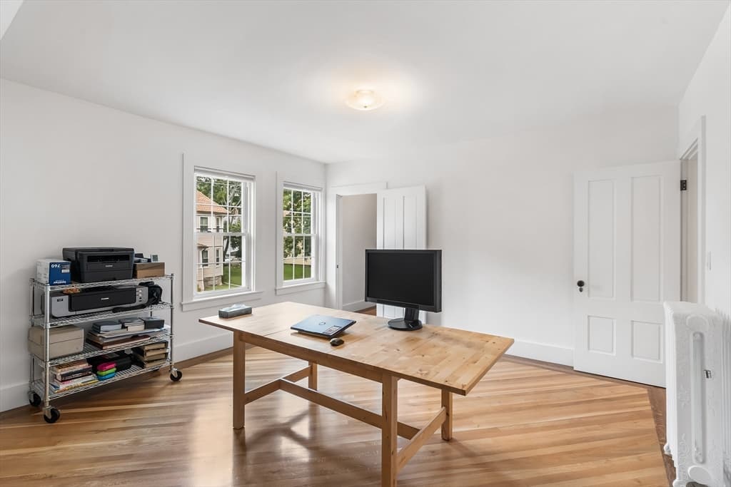 128 W Spruce St, Milford MA 01757 photo 17