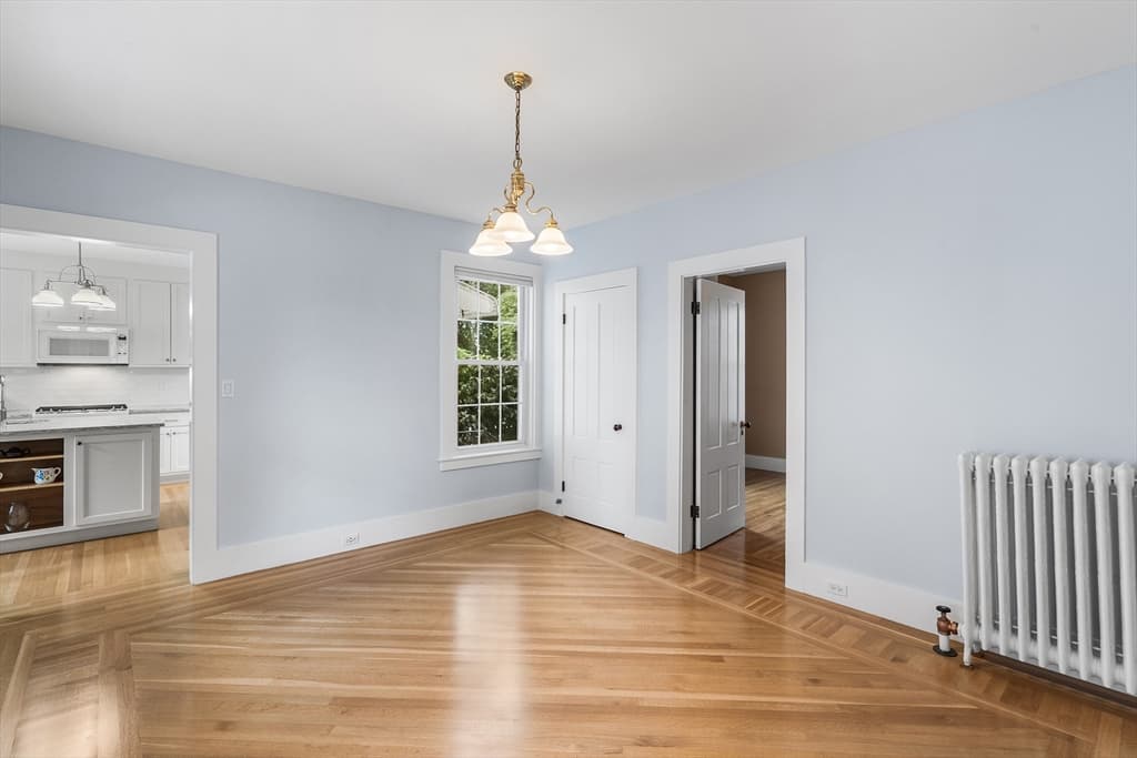 128 W Spruce St, Milford MA 01757 photo 7