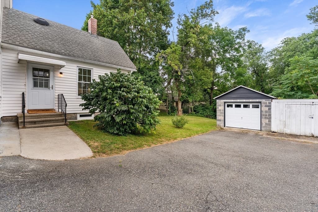 128 W Spruce St, Milford MA 01757 photo 31