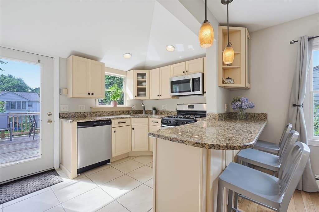 54 Gainsville Rd, Dedham MA 02026 photo 7