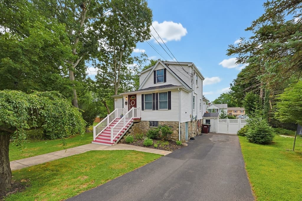 54 Gainsville Rd, Dedham MA 02026