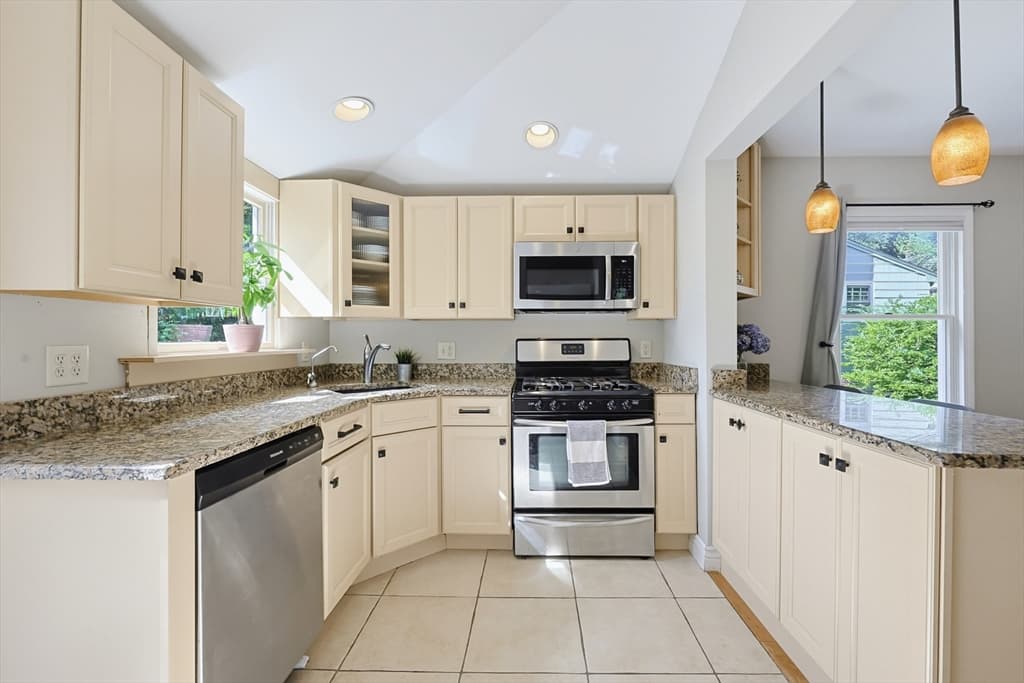 54 Gainsville Rd, Dedham MA 02026 photo 8