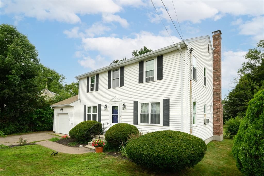 17 Woodlawn Ave, Holbrook MA 02343 photo 2