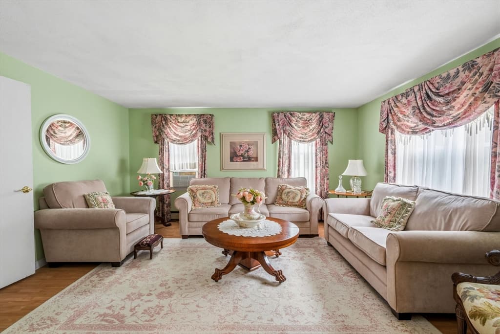 17 Woodlawn Ave, Holbrook MA 02343 photo 5