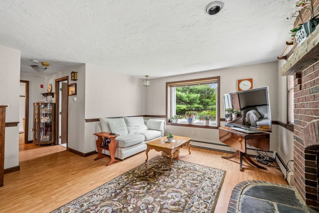 17 Woodlawn Ave, Holbrook MA 02343 photo 8