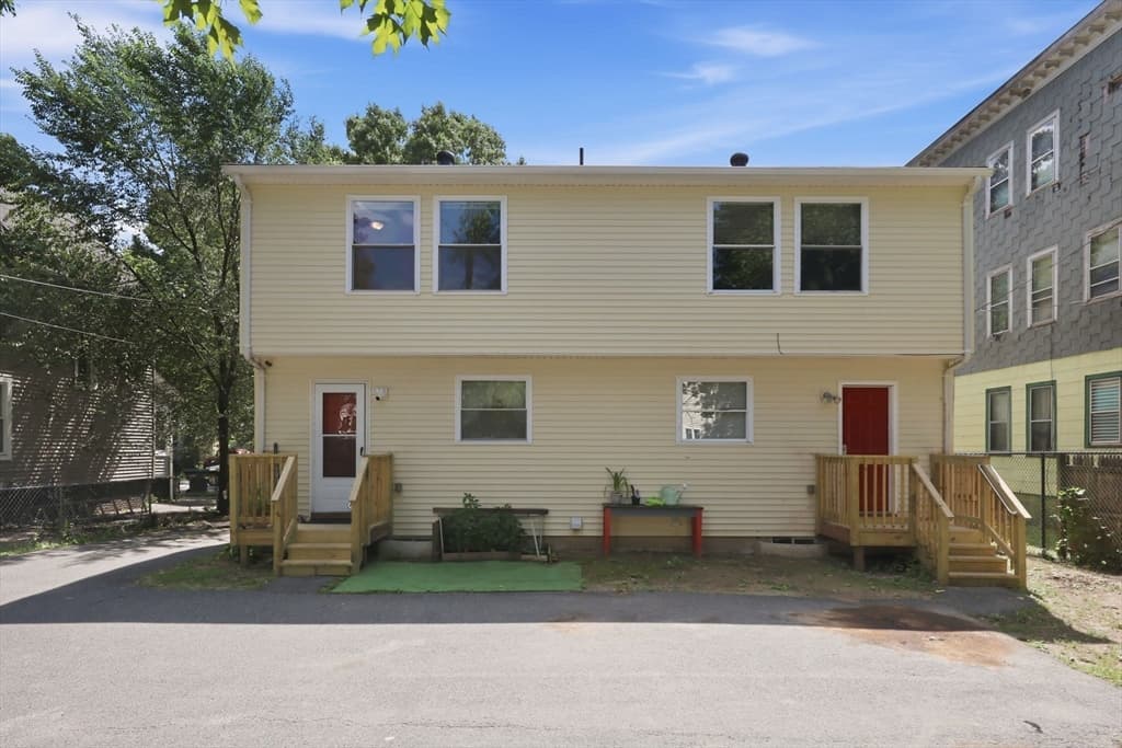 104-106 Quincy St, Springfield MA 01109 photo 2