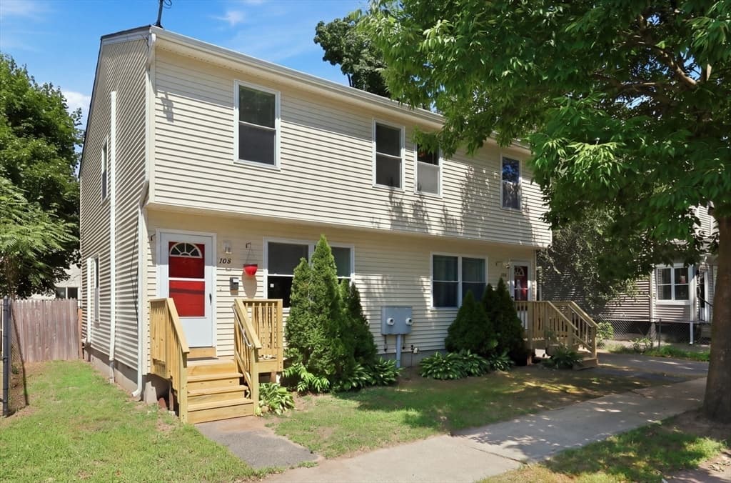 104-106 Quincy St, Springfield MA 01109