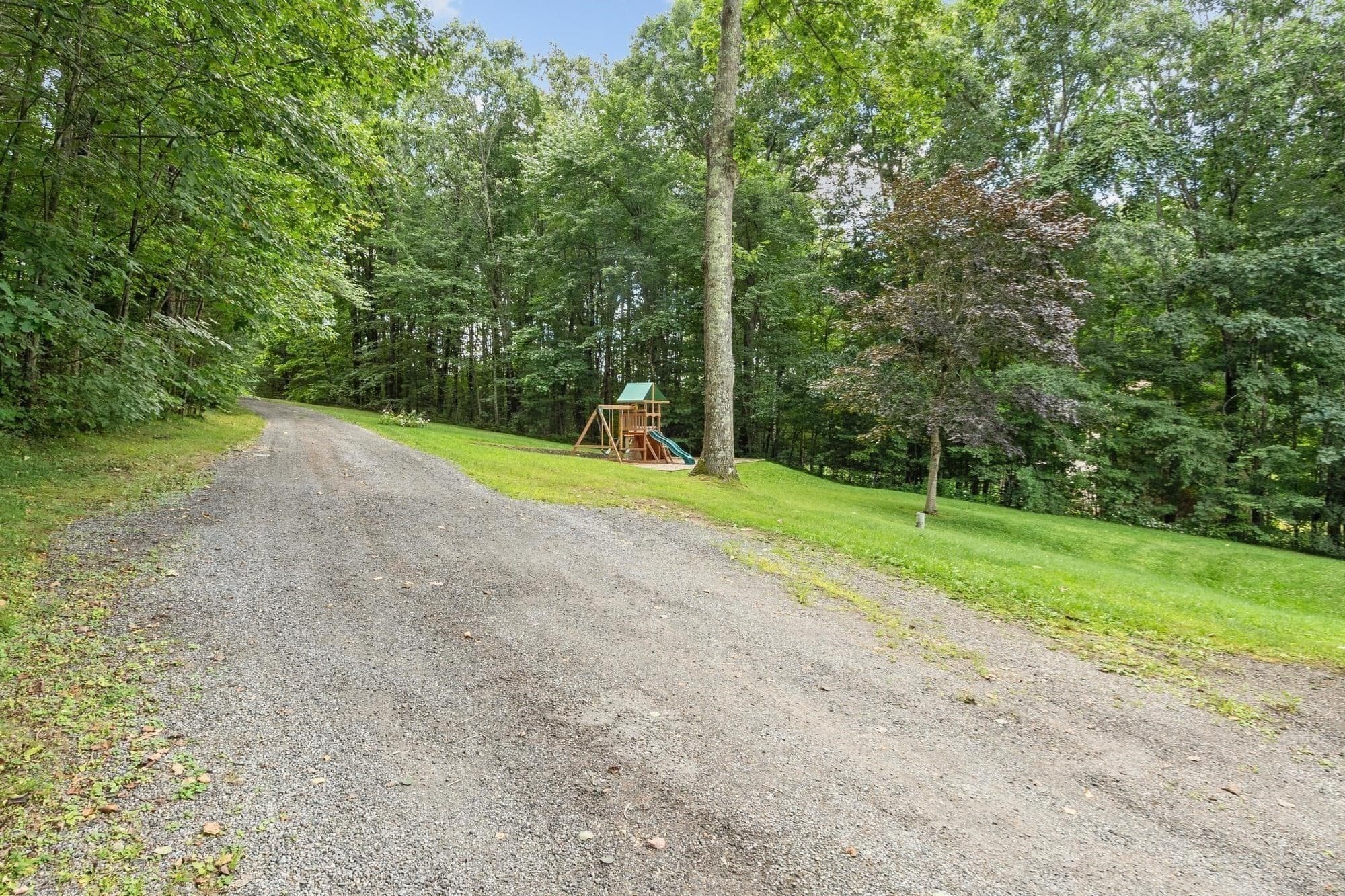 Single Family Residence at 44 W Brookfield Rd, North Brookfield MA 01535, North Brookfield, photo 33 of 36
