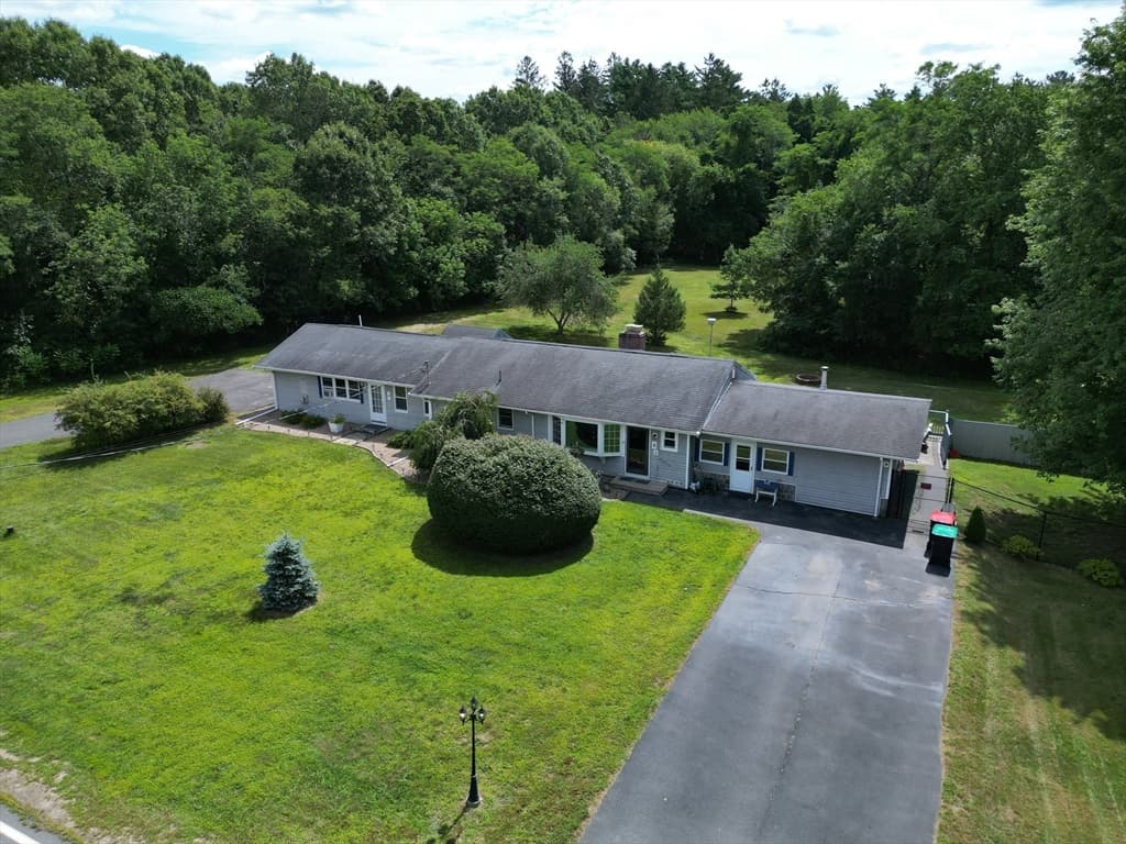 2-4 Long Point Rd, Lakeville MA 02347