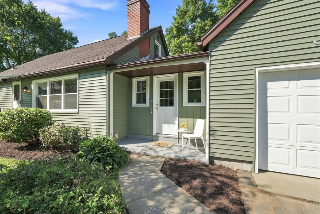 331 Valley View Dr, Westfield MA 01085 photo 2