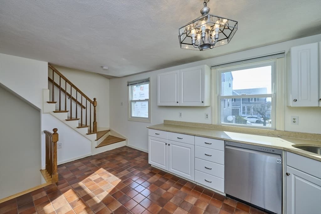 9 Circuit Ln # 9, Watertown MA 02472 photo 9
