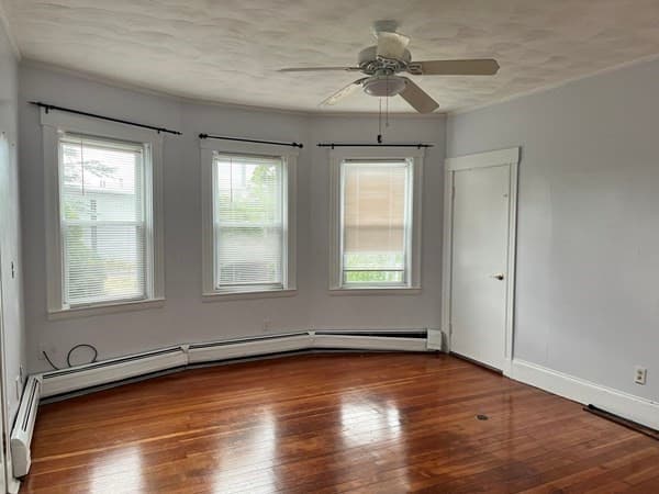 71 Sycamore St, Fairhaven MA 02719 photo 3