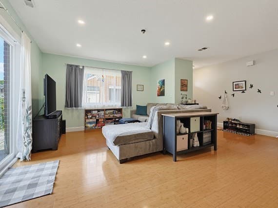 93 Rosewood Dr # 93, Stoughton MA 02072 photo 6