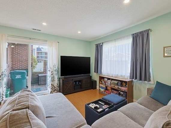 93 Rosewood Dr # 93, Stoughton MA 02072 photo 5