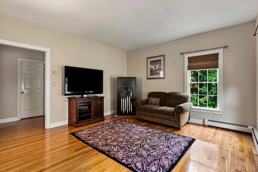 161 South St, Upton MA 01568 photo 17