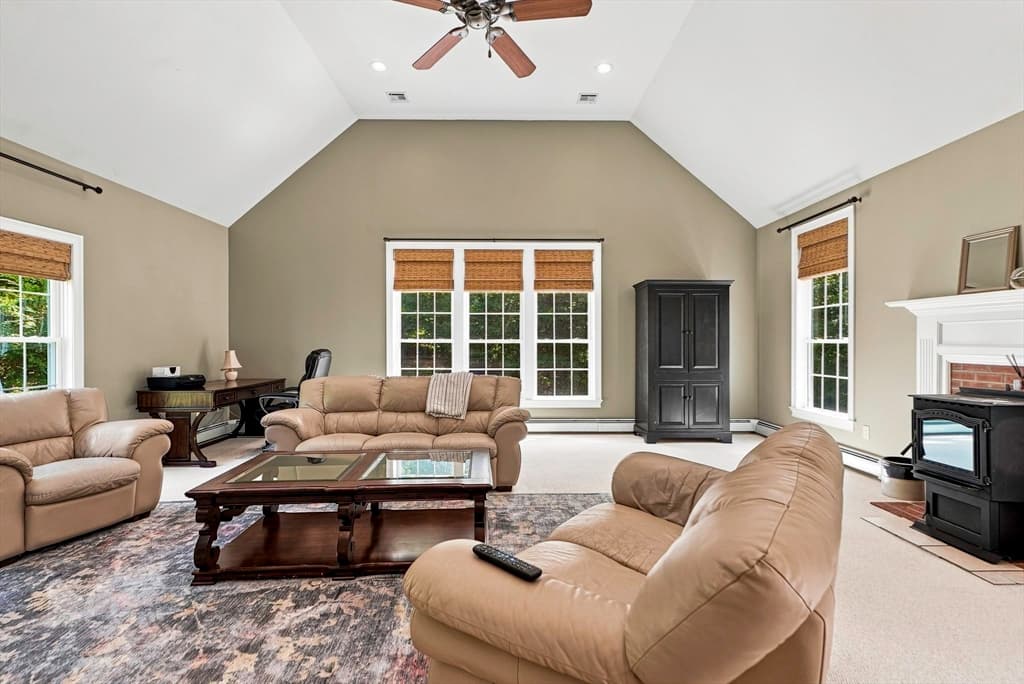 161 South St, Upton MA 01568 photo 16