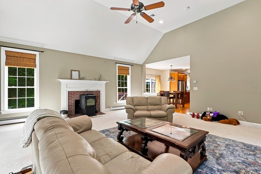 161 South St, Upton MA 01568 photo 15