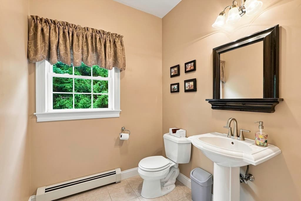 161 South St, Upton MA 01568 photo 21