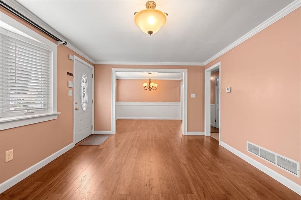 6 Haskell Pl, Peabody MA 01960 photo 3