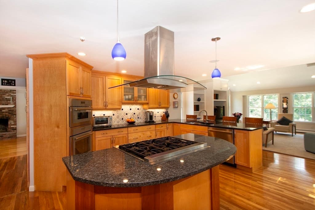 39 Ledgewood Dr, Cohasset MA 02025 photo 10