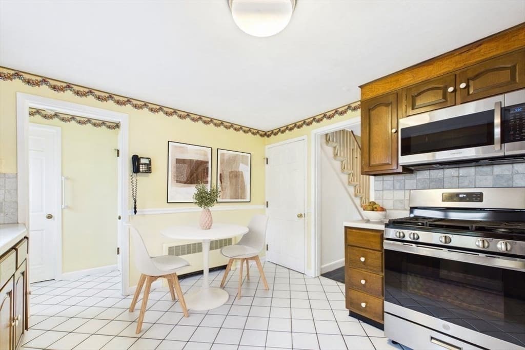 30 Manor Road, Waltham MA 02453 photo 17