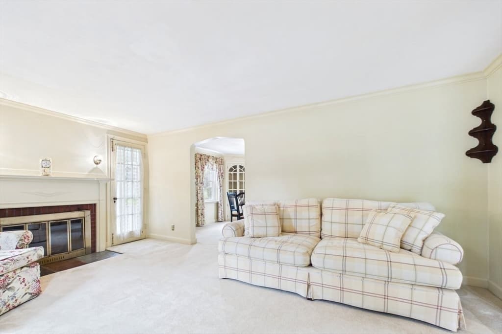 30 Manor Road, Waltham MA 02453 photo 12