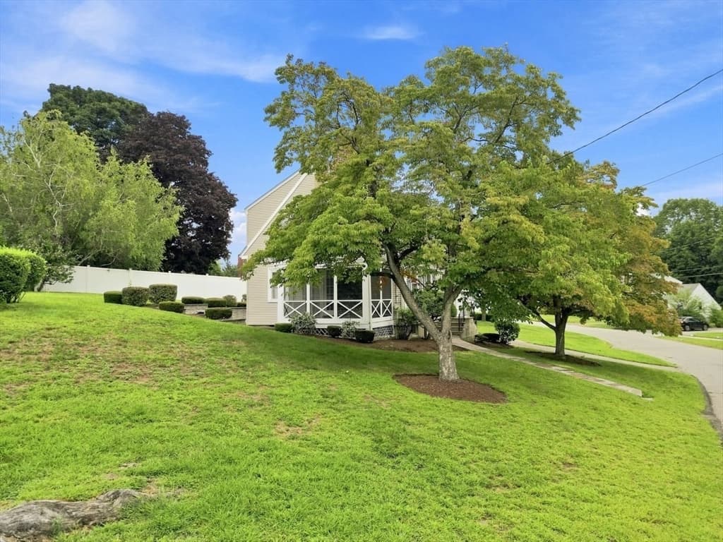 30 Manor Road, Waltham MA 02453 photo 5