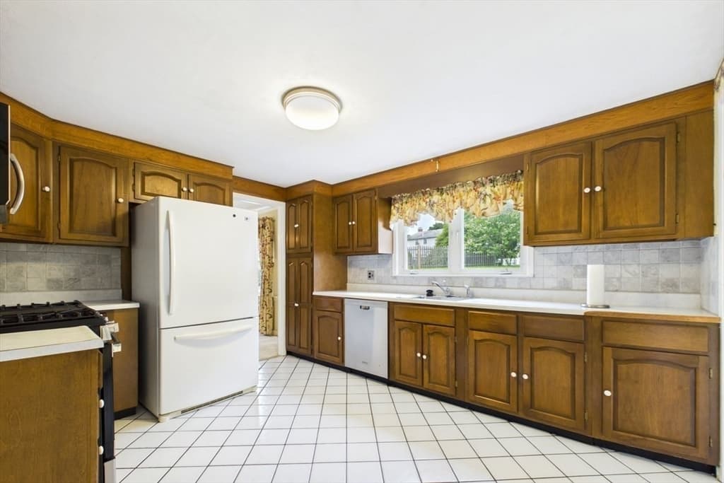30 Manor Road, Waltham MA 02453 photo 18