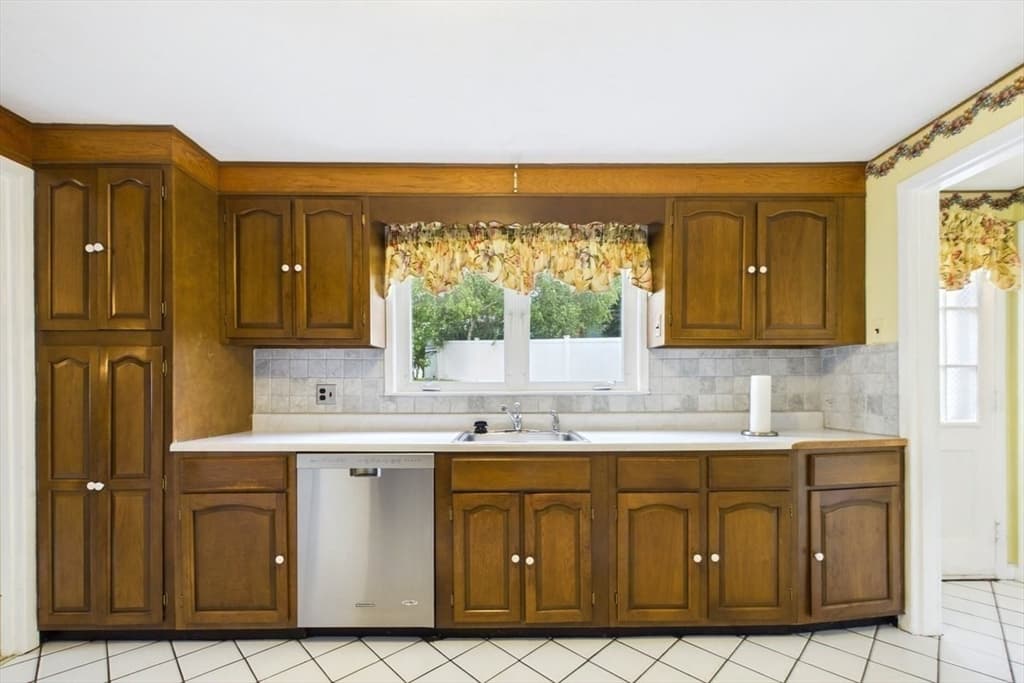 30 Manor Road, Waltham MA 02453 photo 19