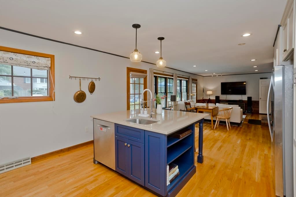 7 Woodland Rd, Westfield MA 01085 photo 9