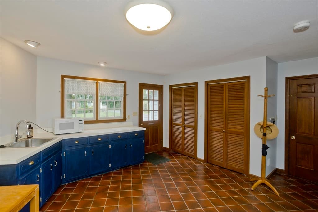 7 Woodland Rd, Westfield MA 01085 photo 19
