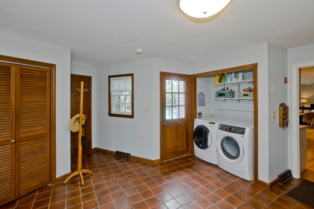 7 Woodland Rd, Westfield MA 01085 photo 21