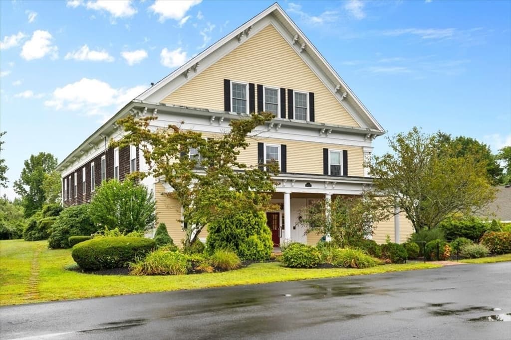3512 Main St # 3, Barnstable MA 02630 photo 2