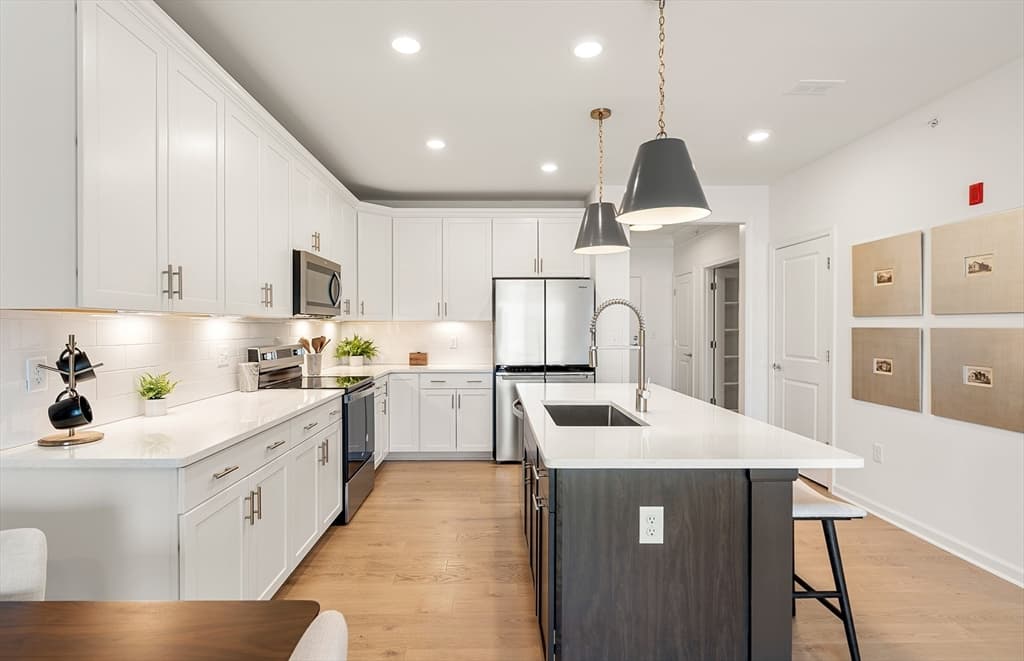 8 Peters Farm Way # 105, Westborough MA 01581 photo 4