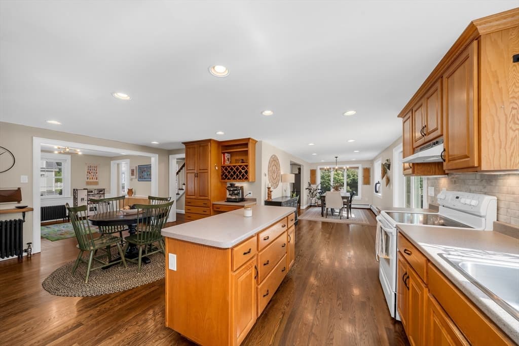18 Miland Ave, Chelmsford MA 01824 photo 6