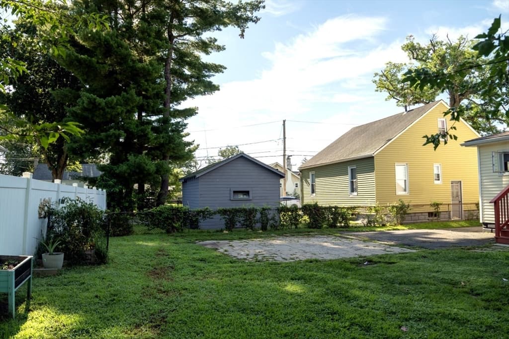 1388 Bay St, Springfield MA 01109 photo 7