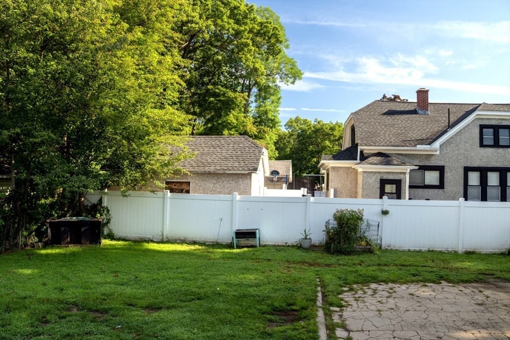1388 Bay St, Springfield MA 01109 photo 9