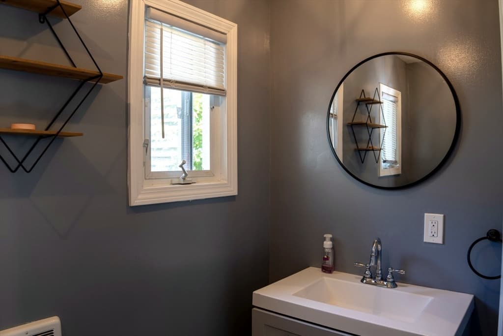 1388 Bay St, Springfield MA 01109 photo 24