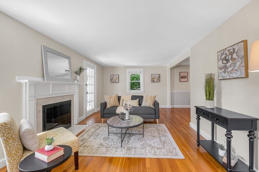 86 Orange Street, Reading MA 01867 photo 3
