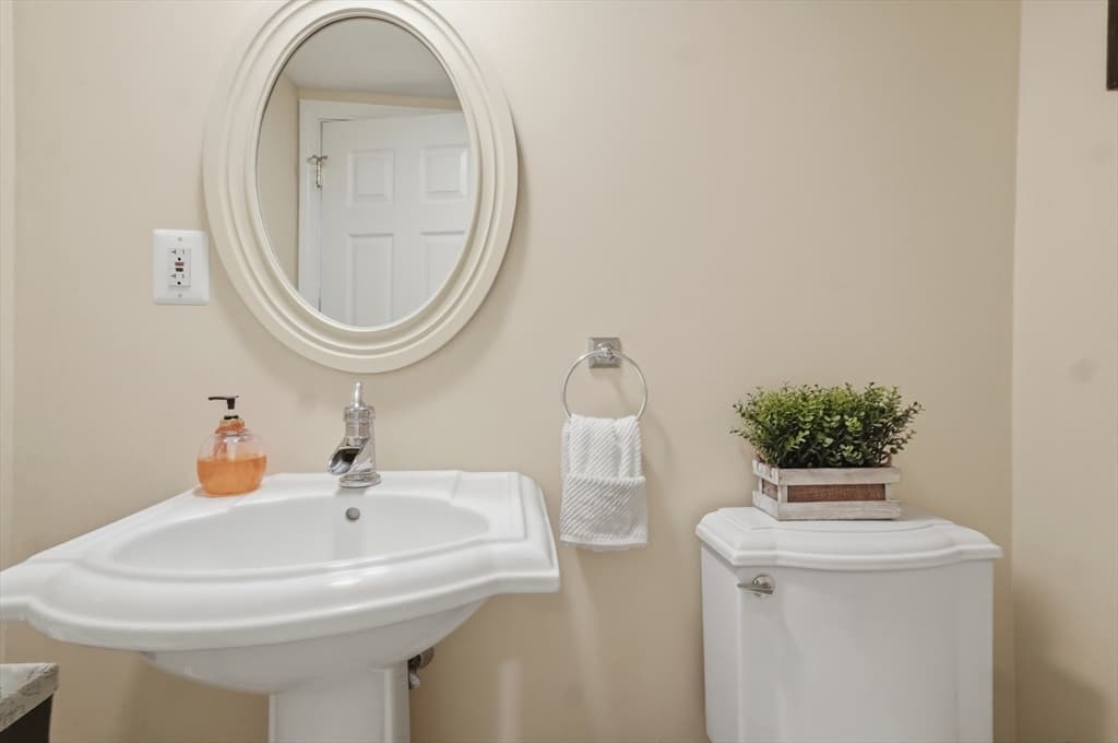 58 Heritage Drive, Lowell MA 01852 photo 32