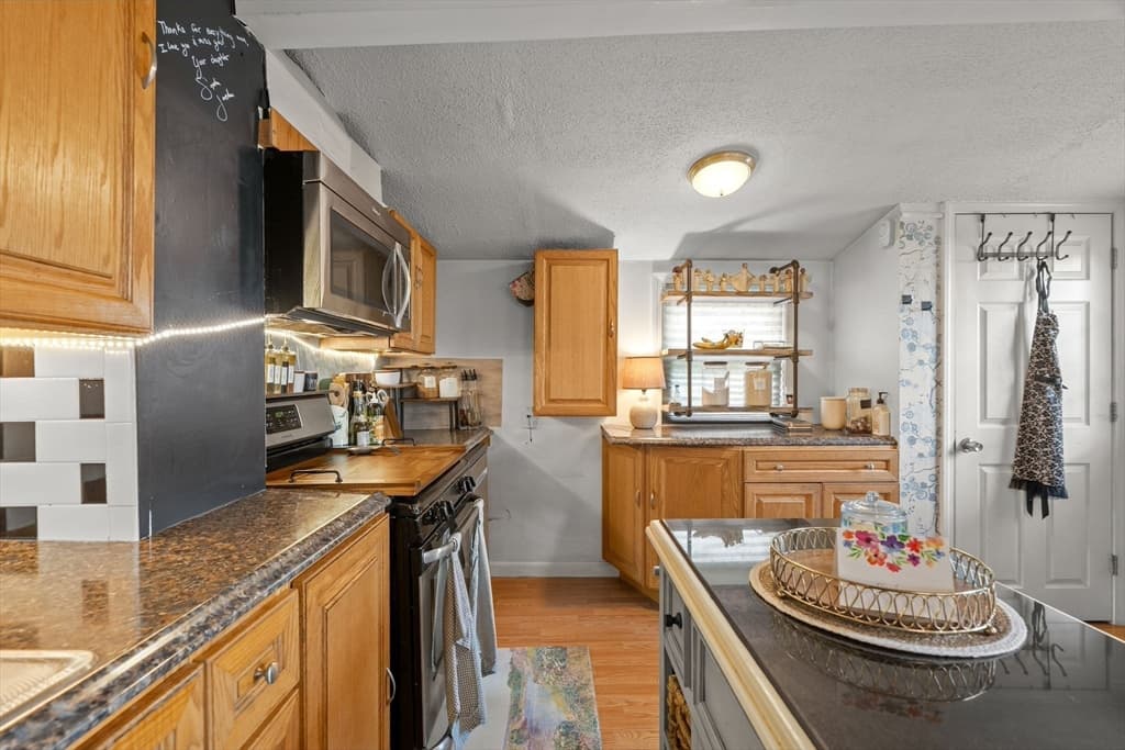 39 Macy St, Quincy MA 02169 photo 10