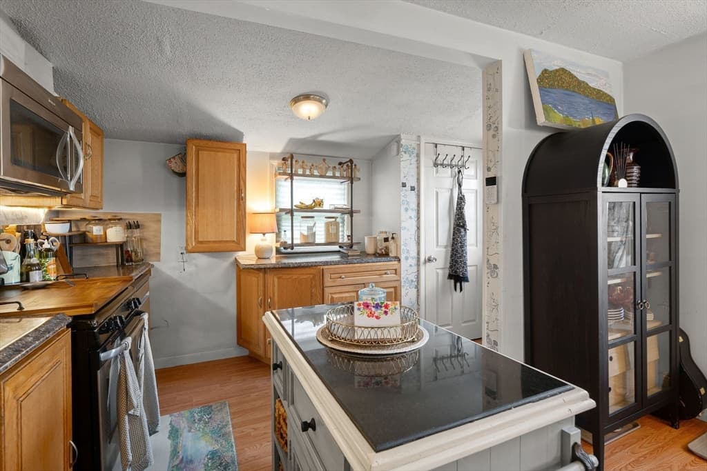 39 Macy St, Quincy MA 02169 photo 8