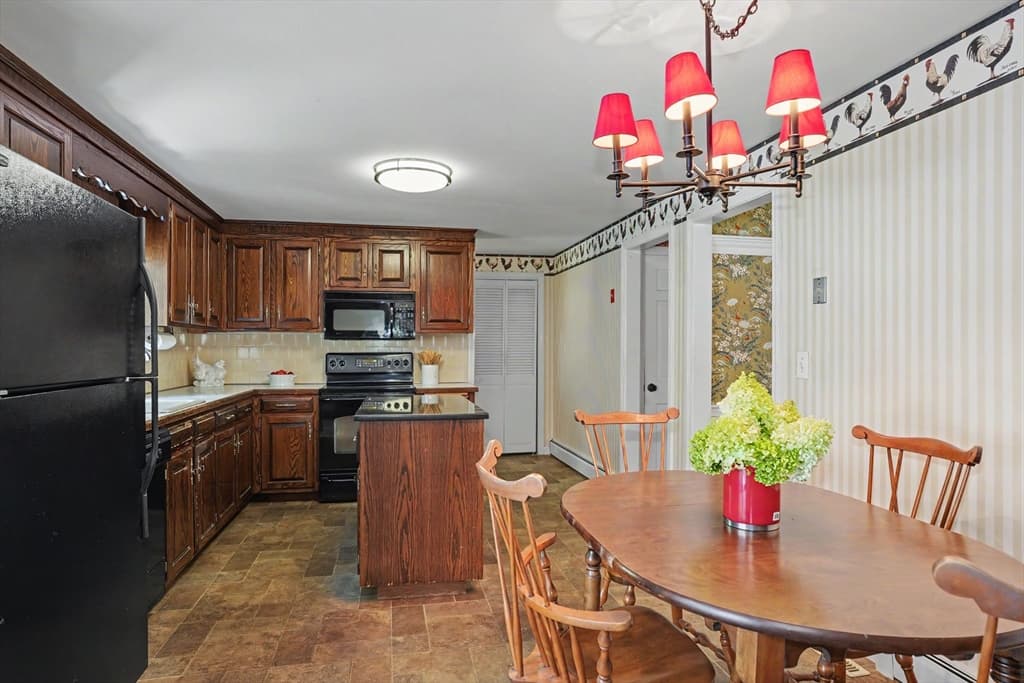 21 Village Green, Norfolk MA 02056 photo 9