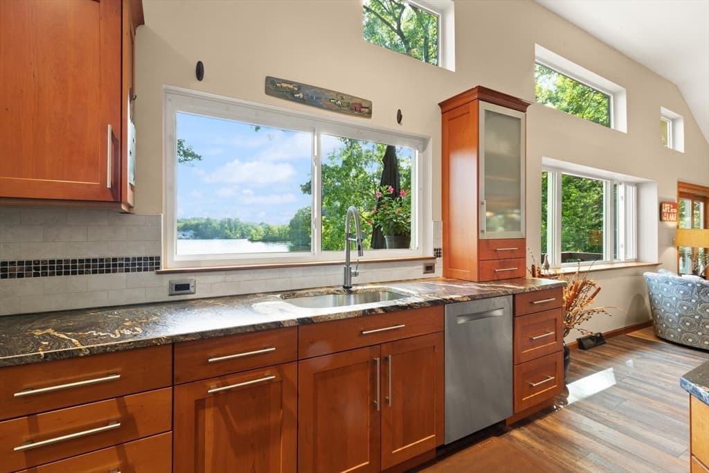 4 Minot Ave, Chelmsford MA 01824 photo 6