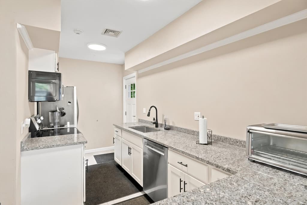 4902 Heatherwood Ln # 4902, Peabody MA 01960 photo 35