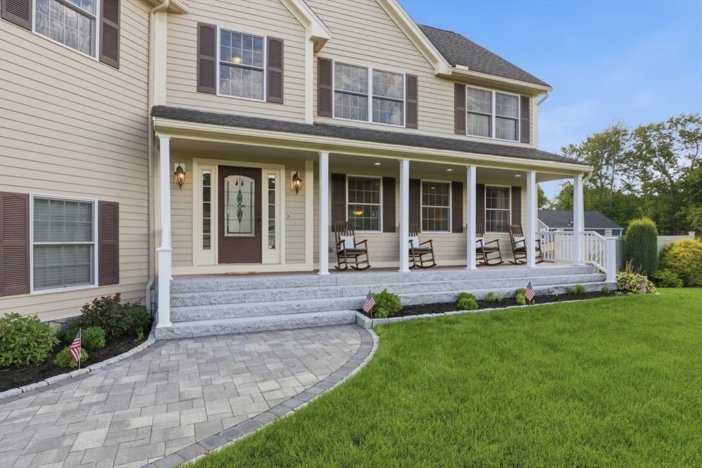 35 Oheir Way, Lowell MA 01852 photo 2