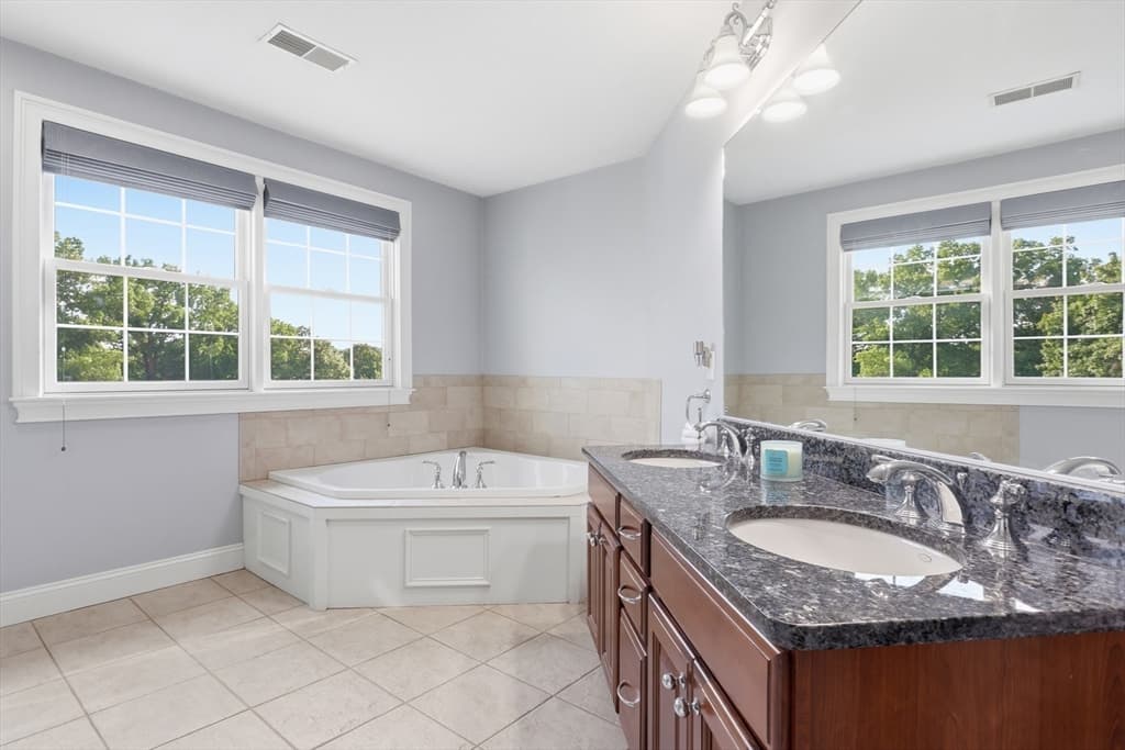 35 Oheir Way, Lowell MA 01852 photo 15