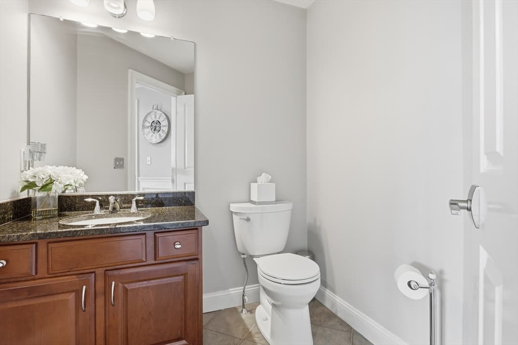 35 Oheir Way, Lowell MA 01852 photo 11
