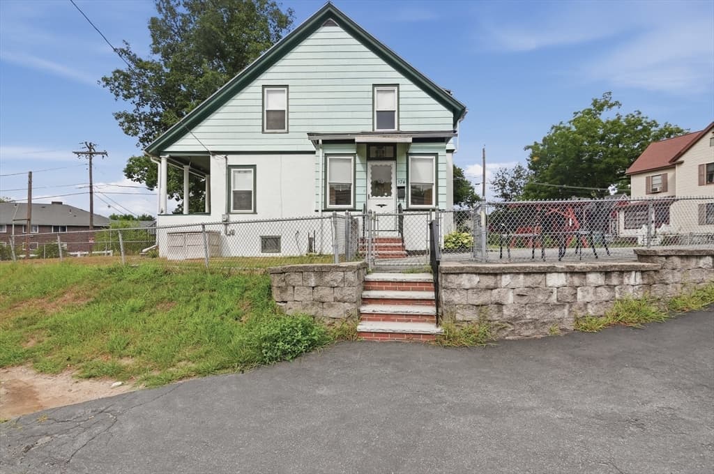 174 Willard Street, Lowell MA 01850 photo 2